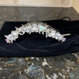 Elegant Pearl and Crystal Fashion Hair Comb